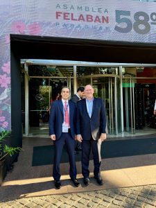 Colaboradores del Banco Finantia marcando presencia en la 58.ª Asamblea Anual de la FELABAN (Federación Latinoamericana de Bancos), realizada en Paraguay en 2024.